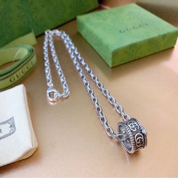 Gucci Silver Pendant Chain Necklace - Picture 4 of 9